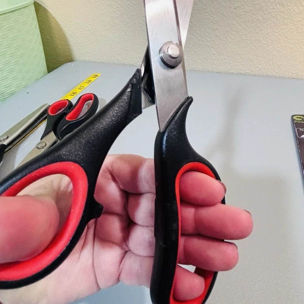 Lizara Pinking Shears Fabric Cutting 9